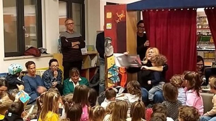 CHI LEGGE…PIGLIA PESCI – LETTURE PER BAMBINI E FAMIGLIE IN BIBLIOTECA